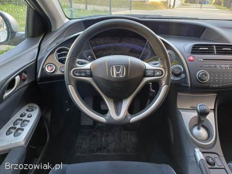 Honda Civic Benzyna 1.  4 16V 2006