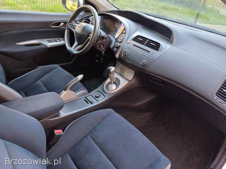 Honda Civic Benzyna 1.  4 16V 2006