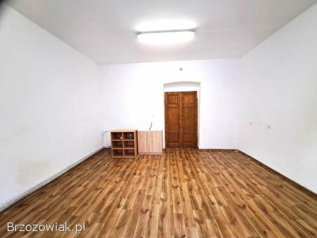 Do wynajęcia lokal na parterze 26 mkw.  Sanok,  ścisłe centrum