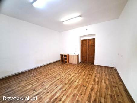 Do wynajęcia lokal na parterze 26 mkw.  Sanok,  ścisłe centrum