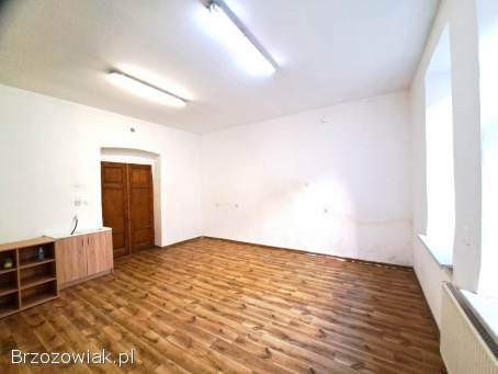 Do wynajęcia lokal na parterze 26 mkw.  Sanok,  ścisłe centrum