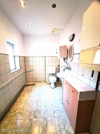 Do wynajęcia lokal na pierwszym piętrze 53,  2 mkw.  Sanok,  ścisłe centrum