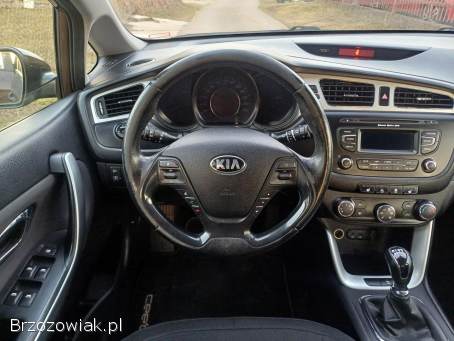 Kia Cee'd Benzyna 1.  6 16V 2013