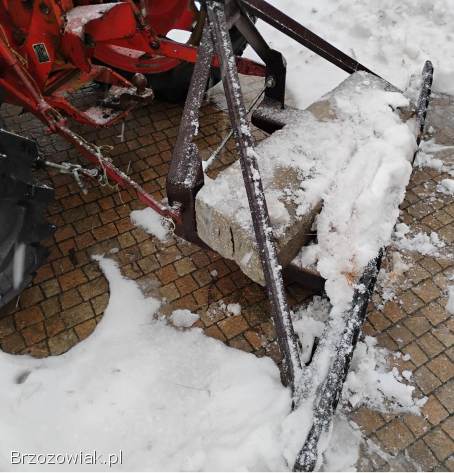 Pług do śniegu o szerok lemiesza około 1,  5m do traktora C330 C360