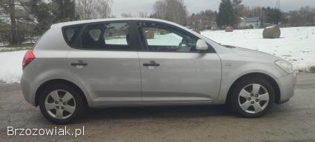 Kia Cee'd 1.  6 z Niemiec 2009