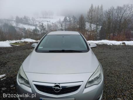 Opel Astra 4j 2011