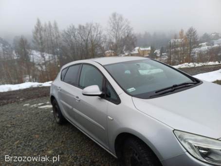 Opel Astra 4j 2011