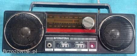 Małe radyjko na baterie