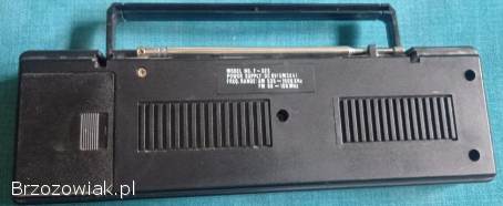 Małe radyjko na baterie