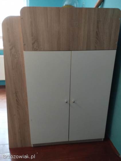 Łóżko piętrowe z szafą i biurkiem