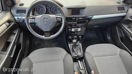 Opel Astra H 1.  7 CDTI 110K 2010