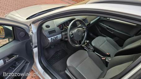 Opel Astra H 1.  7 CDTI 110K 2010