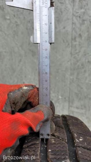 4 opony zimowe 225/55R17 Cena za komlet