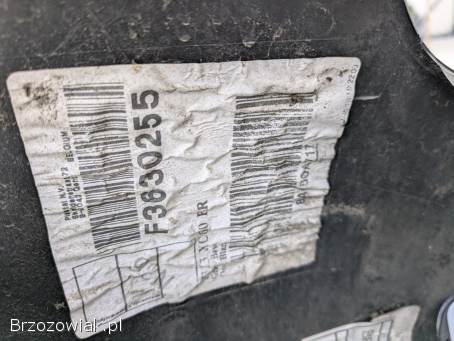 Uszkodzony zderzak przedni VOLVO XC60