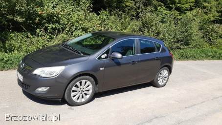 Opel Astra J 2010