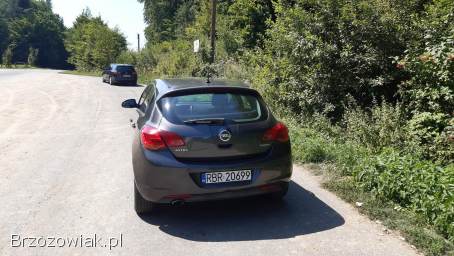Opel Astra J 2010
