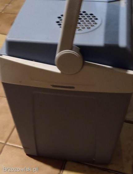 Lodówka turystyczva 12V/220V