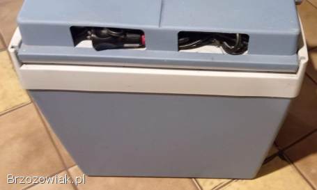 Lodówka turystyczva 12V/220V