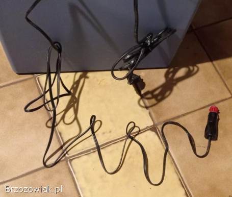 Lodówka turystyczva 12V/220V