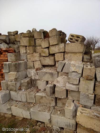 Pustaki żużlowe,  pustaki pianowe i cegła