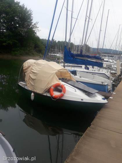 JACHT LEKKI KABINOWY BEZ-2 Z NAPĘDEM ELEKTRYCZNYM