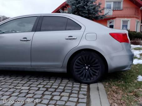 Suzuki Kizashi 2011