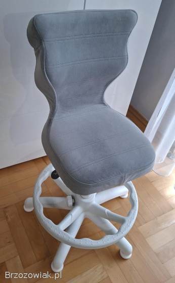 Entelo Petit -  krzesło do biurka dla dziecka obrotowe z podnóżkiem