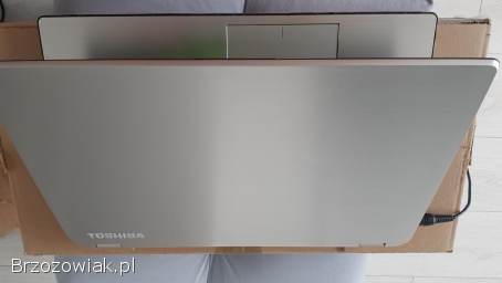 Kilka laptopów na sprzedaż