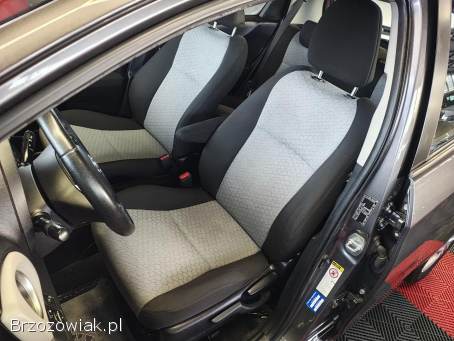 Toyota Yaris 1.  3Benzyna!   2012