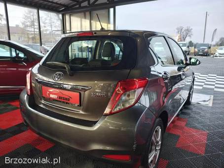 Toyota Yaris 1.  3Benzyna!   2012