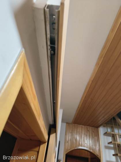 Drzwi przesuwne naścienne
