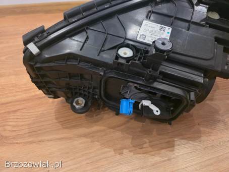 Mercedes-Benz klasa C Lampa przednia Lewa