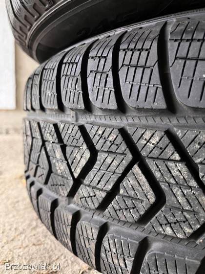 Komplet kół zimowych – felgi aluminiowe + opony Pirelli Scorpion Winter