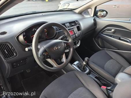 Kia Rio 1.  3Benz.   2015