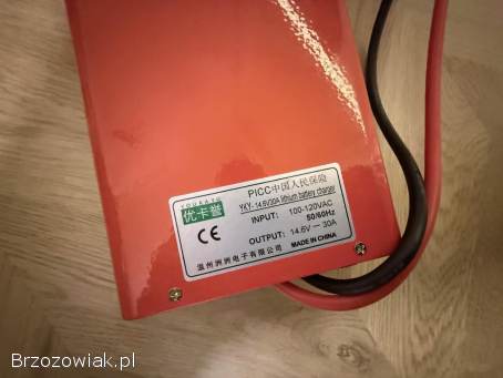 Ładowarka 30A LiFePO4 14.  6V do akumulatorów / baterii