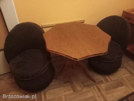 Narożnik w zestawie z ławą i fotelikami