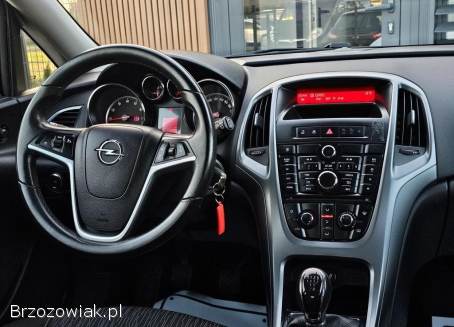 Opel Astra 1.  4 Lift 2012