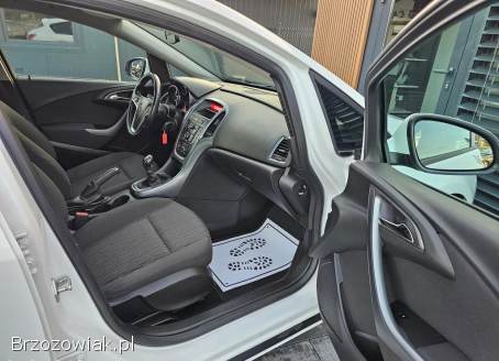 Opel Astra 1.  4 Lift 2012