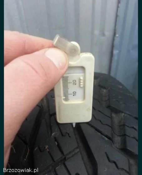 Opony 215 60 R17 TOYO