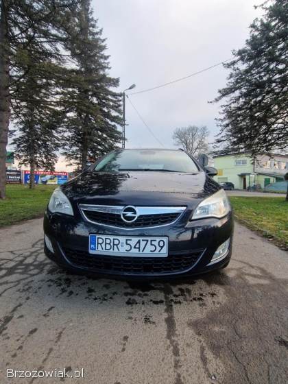 Opel Astra Opel Astra J 2011