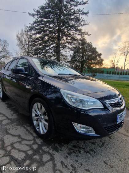 Opel Astra Opel Astra J 2011
