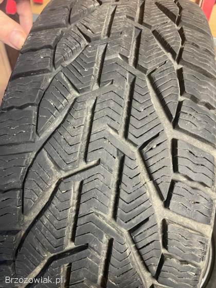 Komplet opon z felgami 225/50 R17