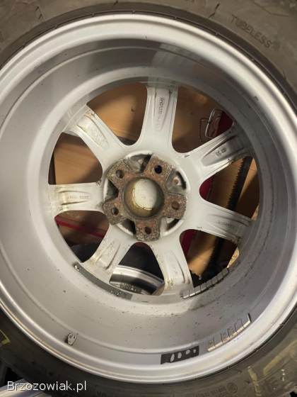 Komplet opon z felgami 225/50 R17