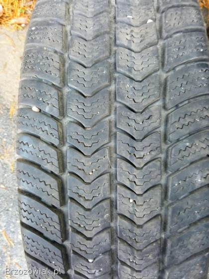 Komplet opon zimowych Semperit van grip2