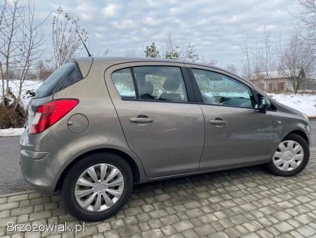 Opel Corsa 1,  4 benzyna 100K 2011