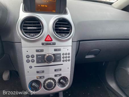 Opel Corsa 1,  4 benzyna 100K 2011