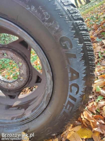 Felgi z oponami 4 sztuki Nissan pickup,  15 cali