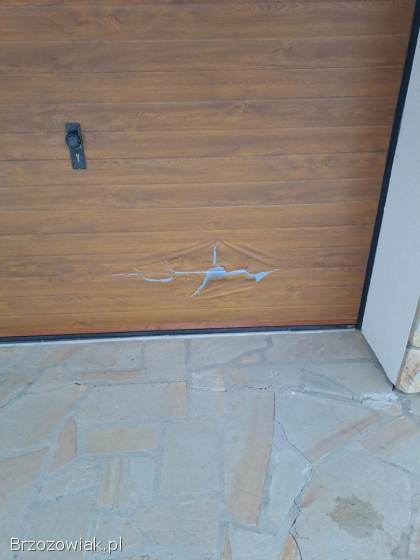 Drzwi garażowe ze stelażem Daco