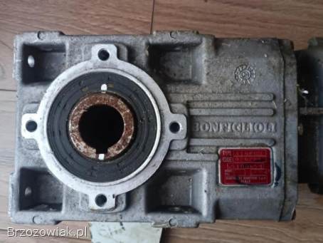 Reduktor przekładnia 1 do 28 -  kątowa,  duża