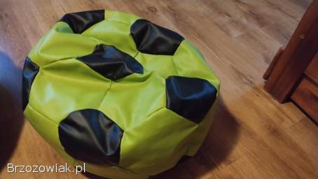 Dwie pufy sago w kształcie piłki